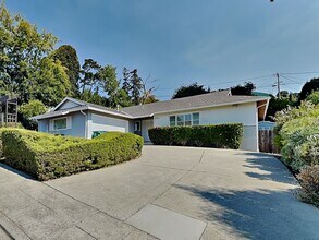 Building Photo - Fantastic 4/2 Home in El Sobrante