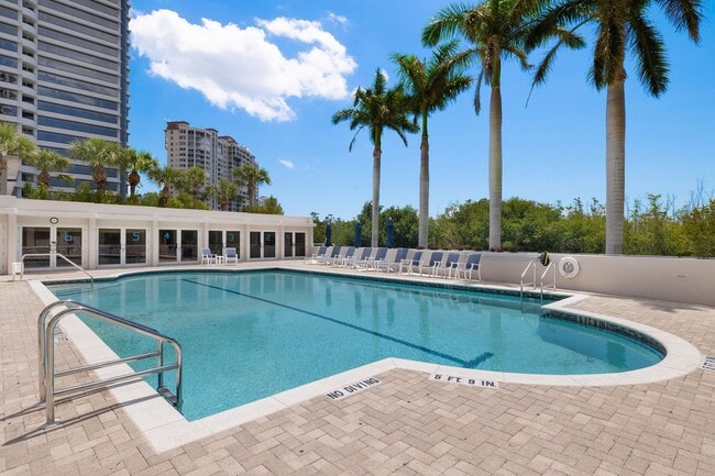 Building Photo - 6849 Grenadier Blvd