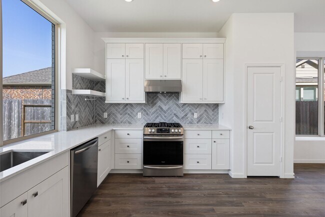 Building Photo - 4914 Chester Lk Ln