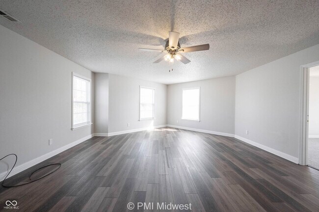 Building Photo - 859 Runnymede Dr