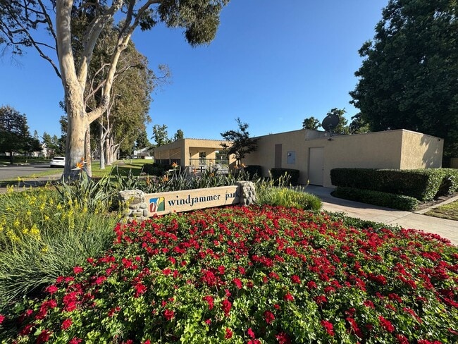 Building Photo - Bright and Airy 2Bd/2Ba Condo w/AC, W/D an...