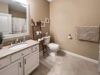 Building Photo - Make this charming studio with marsh views...