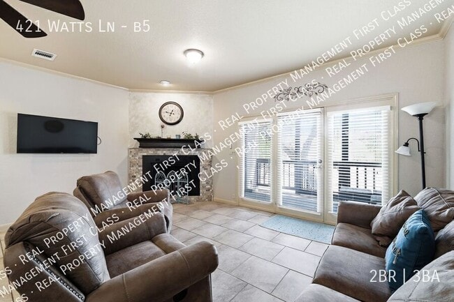 Building Photo - 421 Watts Ln
