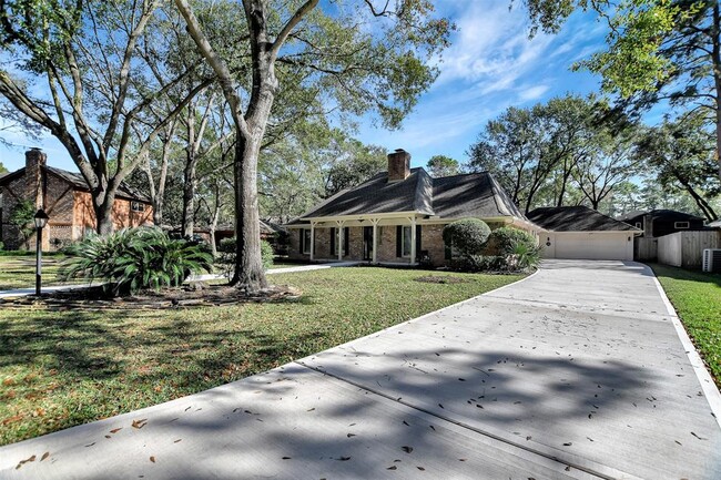 Building Photo - 17414 Spicewood Springs Ln