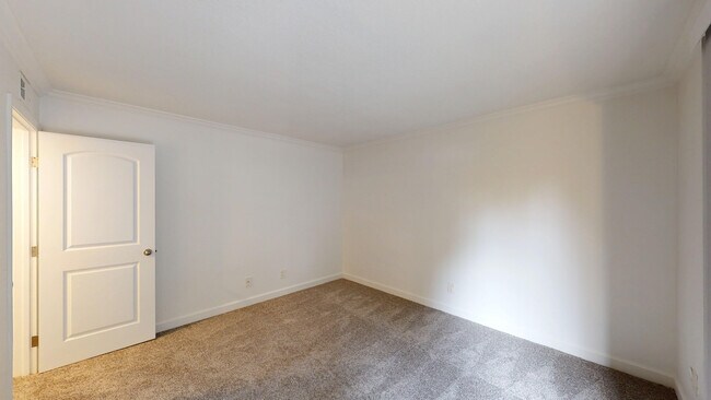 Building Photo - 18185 Happy Ln