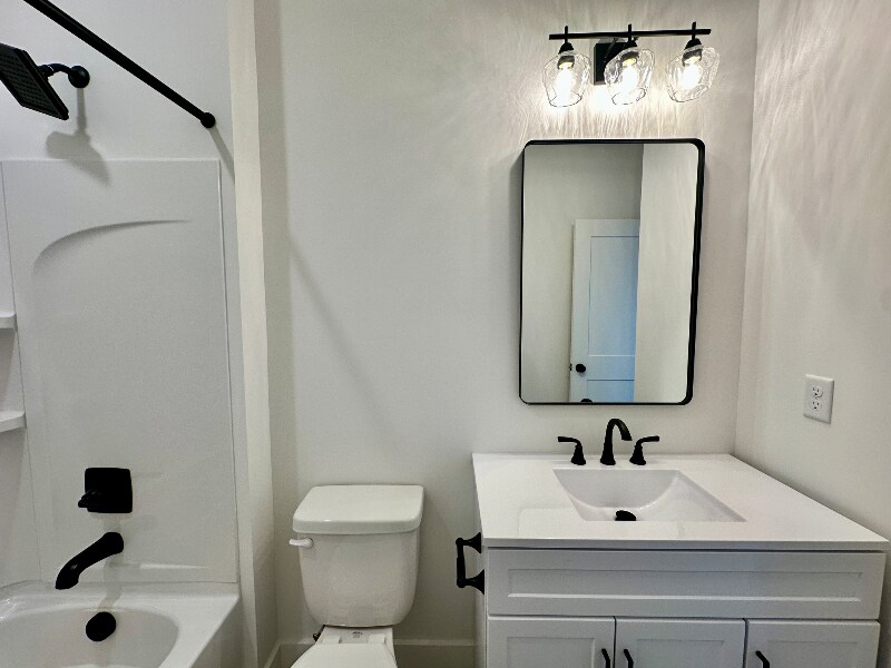 Building Photo - 1004 1/2 N 21st St