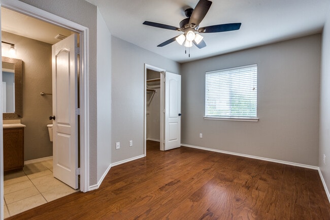 Building Photo - 3127 Lubbock Ave