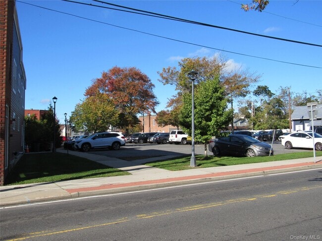 Building Photo - 131 Roanoke Ave