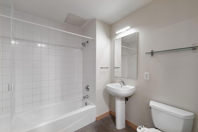 Building Photo - 720 N 4th St