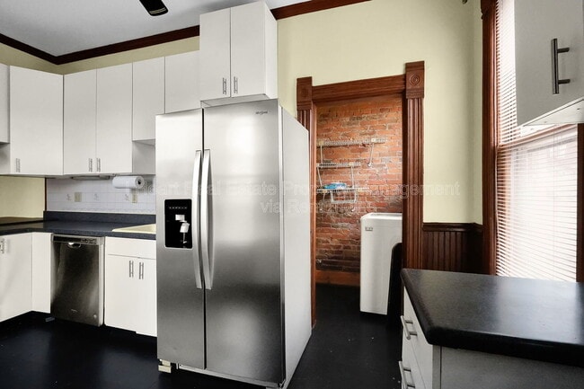 Building Photo - 69 E 1st Ave