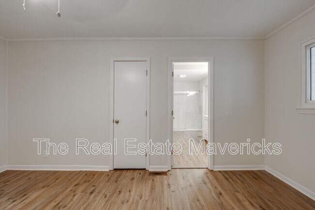 Building Photo - 810 Caldonia St