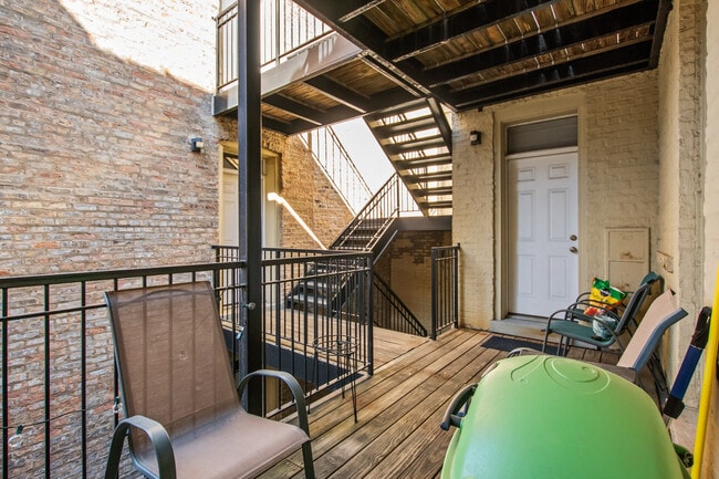 Building Photo - 5138 N Winchester Ave