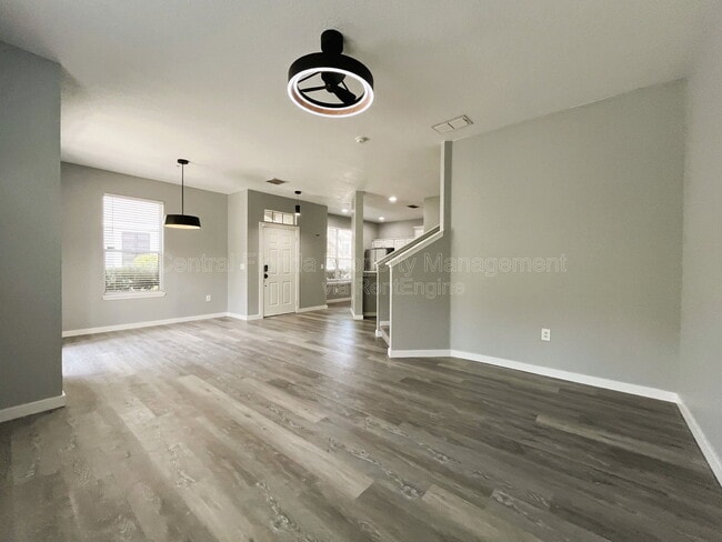Building Photo - 6682 S Goldenrod Rd