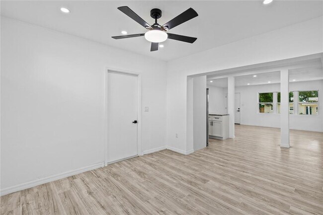 Building Photo - 1435 Eden Dr