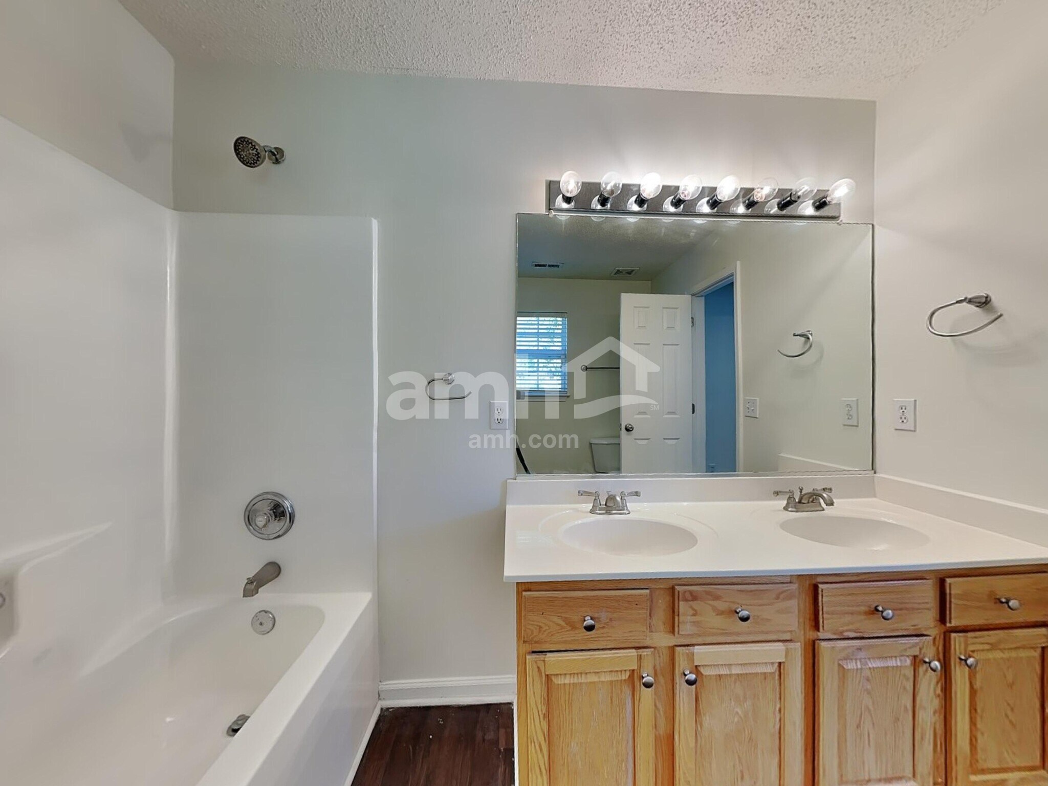 Building Photo - 139 Julian Pond Ln