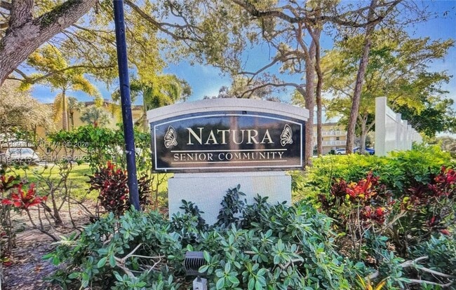 Building Photo - 2528 SW Natura Blvd