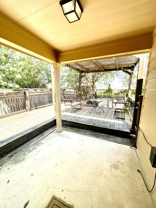 Building Photo - 659 Tom Kemp Dr