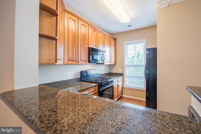 Building Photo - 3830 Lightfoot St