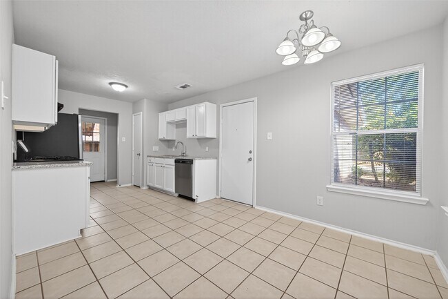 Building Photo - 7327 Winter Song Dr