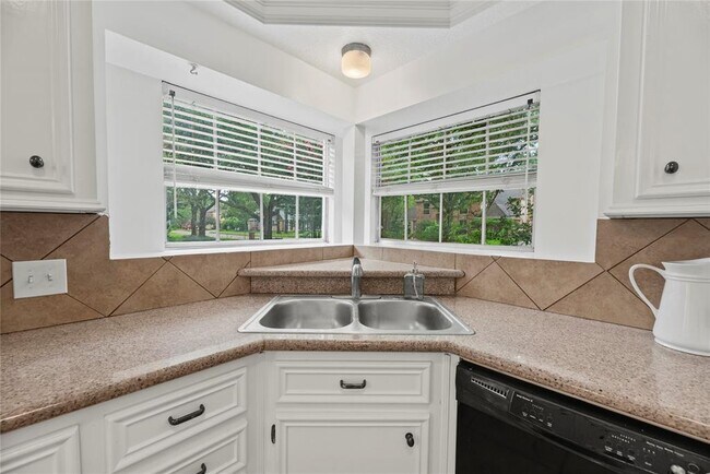Building Photo - 20231 Brondesbury Dr