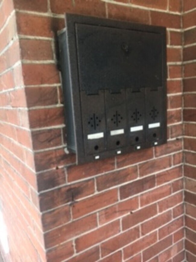 Building Photo - 1354 Forsythe Ave