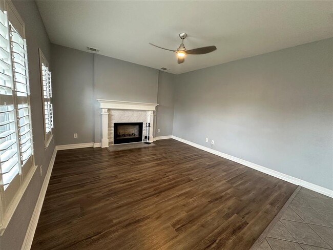Building Photo - 6810 Crystal Point Dr