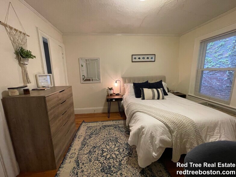 Building Photo - 30 Harris St