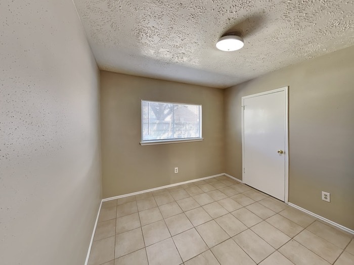 Building Photo - 5927 Woodmancote Dr