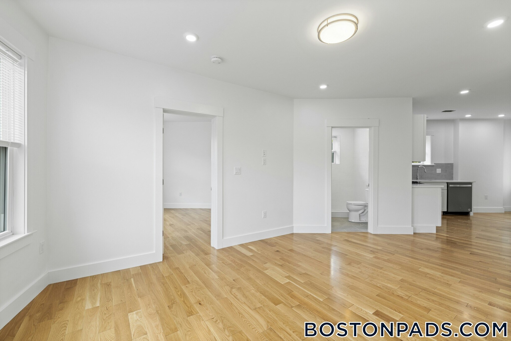 Building Photo - 406 Columbia St