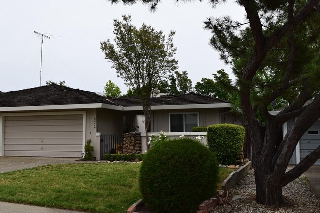 Primary Photo - 5642 Cypress Point Dr