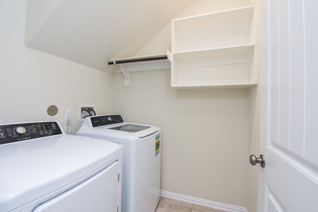 Building Photo - 18618 Weeping Spring Dr
