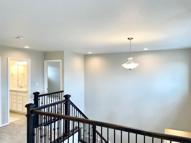 Building Photo - Built in 2021- Stunning 5 Bedroom 4 bath H...