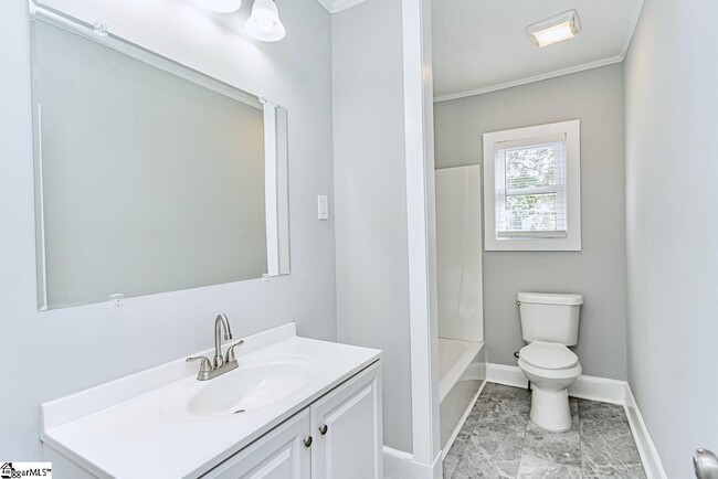 Building Photo - 208 Brookdale Ave