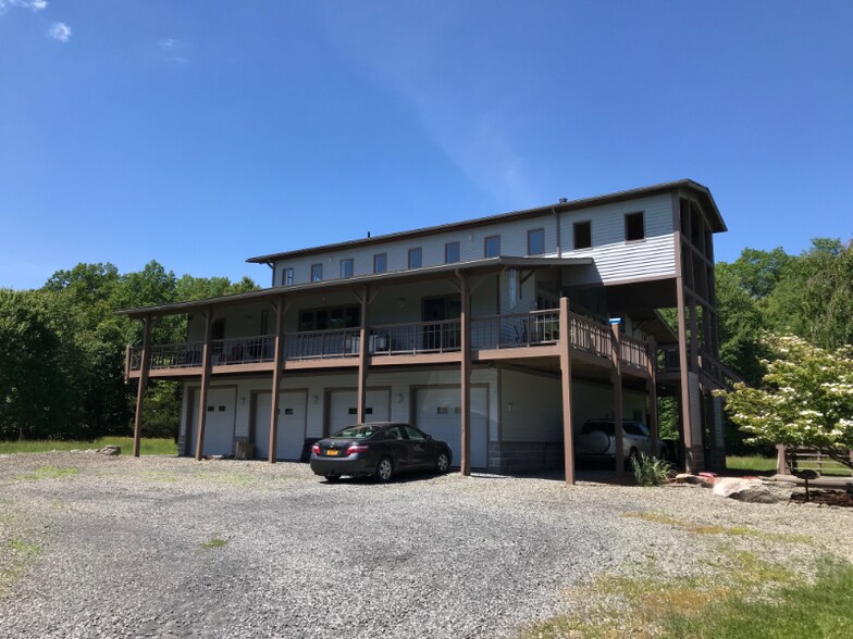Building Photo - 11 River Park Dr