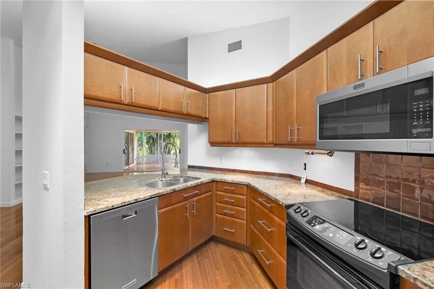 Kitchen - 21715 Bridgegate Ct