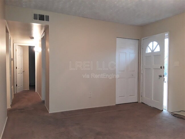 Building Photo - 8602 Gary Wy