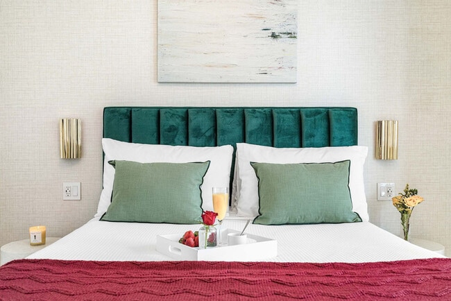 Building Photo - 485 Brickell Ave