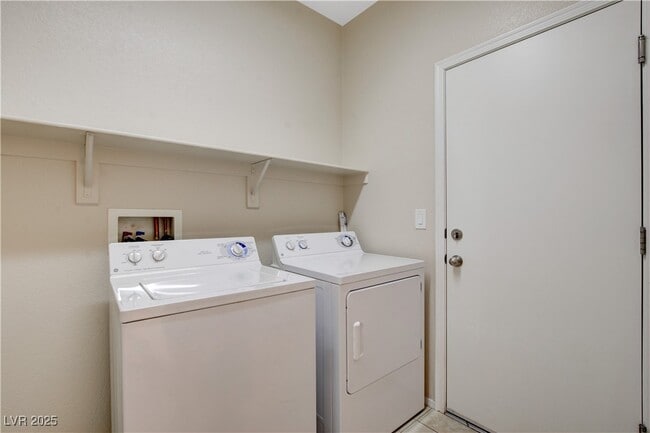 Building Photo - 2407 Balgavies Ct