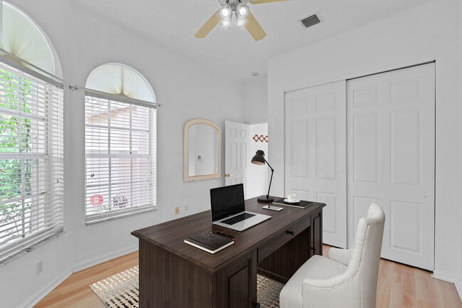 Building Photo - 2018 Reston Cir