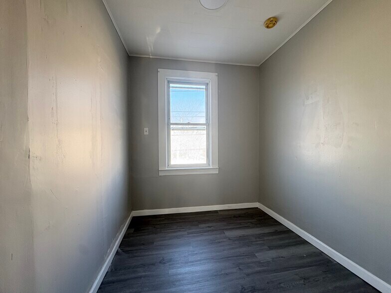 Building Photo - 48 W 9th St