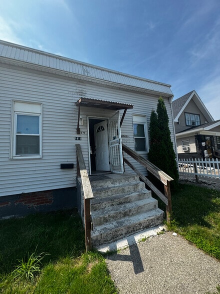 Primary Photo - 1419 Buckingham St