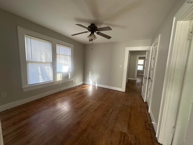 Building Photo - 1723 1/2 McGregor Ave