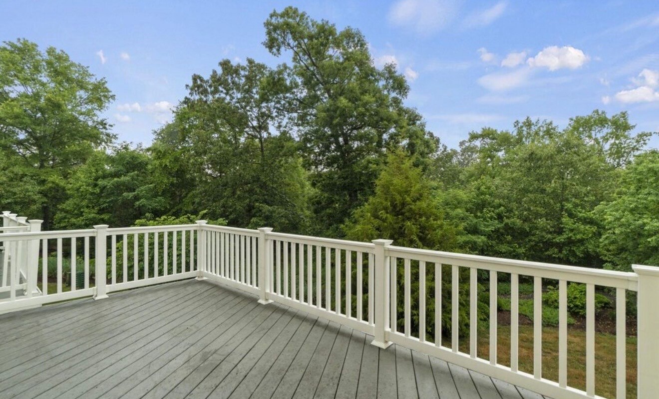 Building Photo - 205 Monroe Point Dr