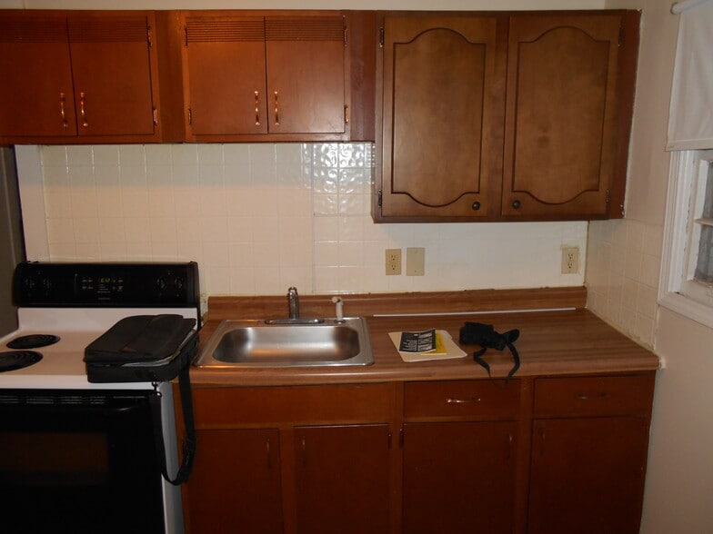 Primary Photo - 4409 E Bayley St
