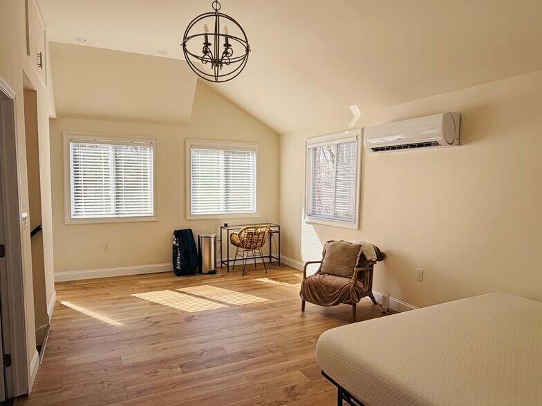 Building Photo - 515 Cow Hill Rd