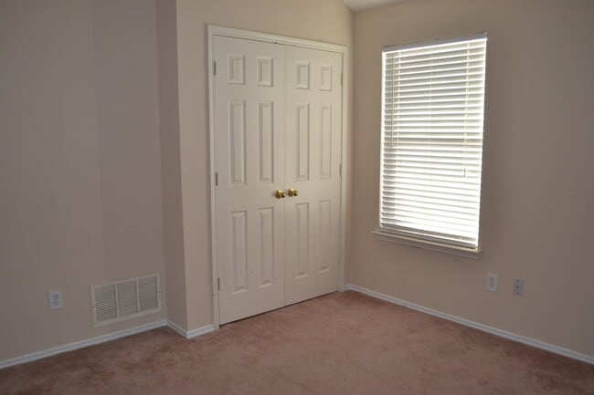 Building Photo - House For Lease in Arlington