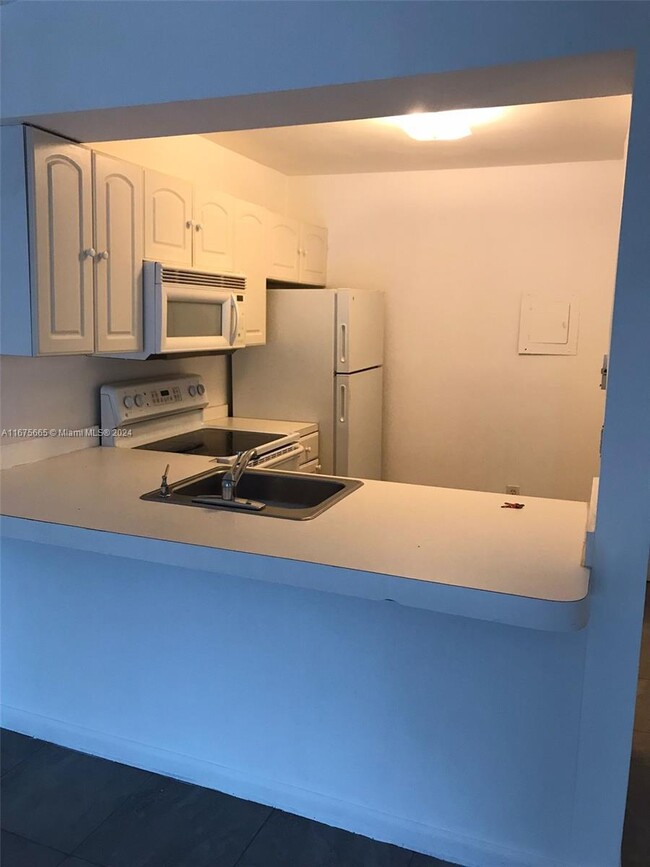 Primary Photo - 1 bedroom in North Miami FL 33160