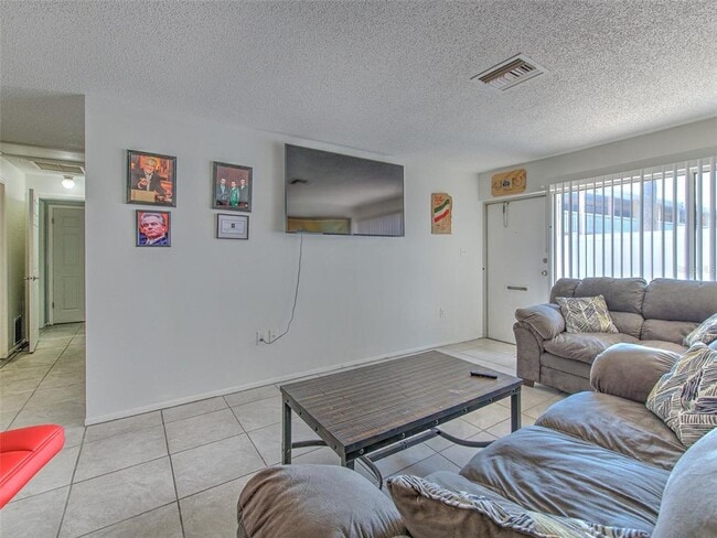 Building Photo - 4313 Tahitian Gardens Cir
