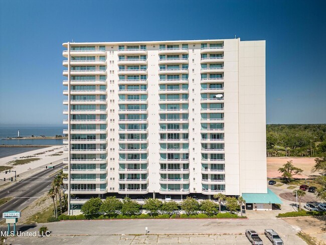 Building Photo - 2060 Beach Blvd