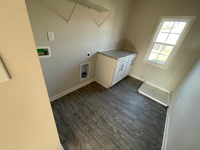 Building Photo - 118 Belden Trl